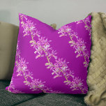 Cojín Decorativo Arte de acuarela de flores de orquídeas de joyas p<br><div class="desc">Acuarela botánica pintada a mano Phaiocalanthe morado las flores de orquídea repiten el patrón almohada cojín. En este diseño de arte de orquídeas de joyas hay otros artículos y artículos de boda a juego. © Original acuarela,  pintura manual y diseño de Sarah Trett para www.mylittleeden.com en Zazzle.</div>