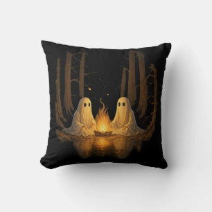 Cojín Decorativo Arte de bosque nocturno con fogata de fantasmas es