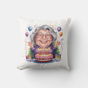 Cojín Decorativo Arte de pastel de cumpleaños de anciana emocionada