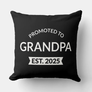 Cojín Decorativo Ascendido a Abuelo Est. 2025 II