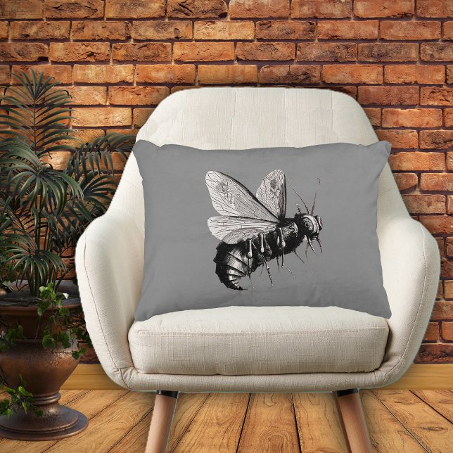 Cojín Decorativo Asombroso insecto de las alas góticas de las abeja (Creepy Gothic look bee in black and white with skull wings on grey decorative pillow.)