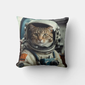 Cojín Decorativo Astronauta grisácea en el espacio ultraterrestre