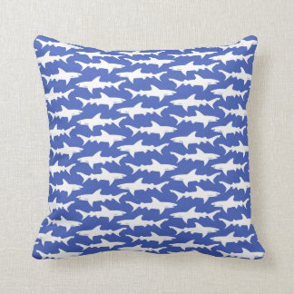 Cojín Decorativo Ataque del tiburón - azul y blanco