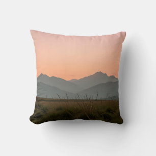 Cojín Decorativo Atardecer Rosa Sereno Montañas Paisaje Hierba Silv