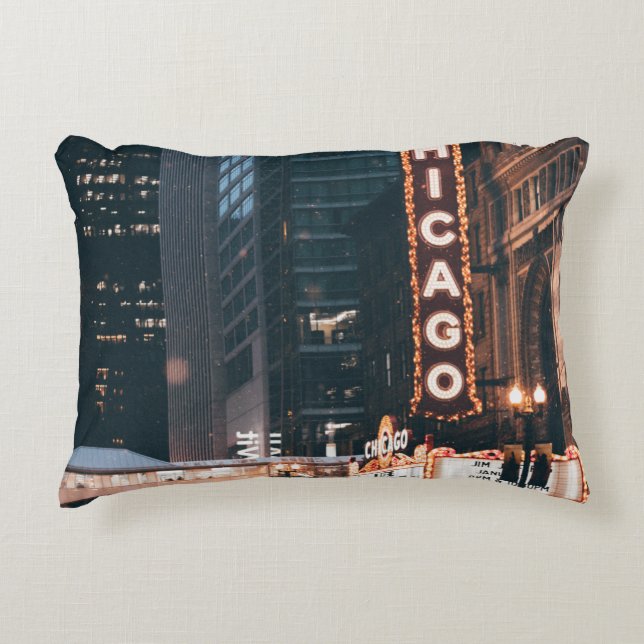 COJÍN DECORATIVO AUTOS CERCA DE EDIFICIOS (Anverso)