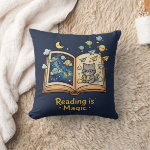 Cojín Decorativo Aventura de Lectura Mágica - Diseño Kawaii de Libr