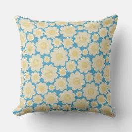 Cojín decorativo azul claro con flores simples