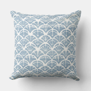 Cojín decorativo azul claro y blanco