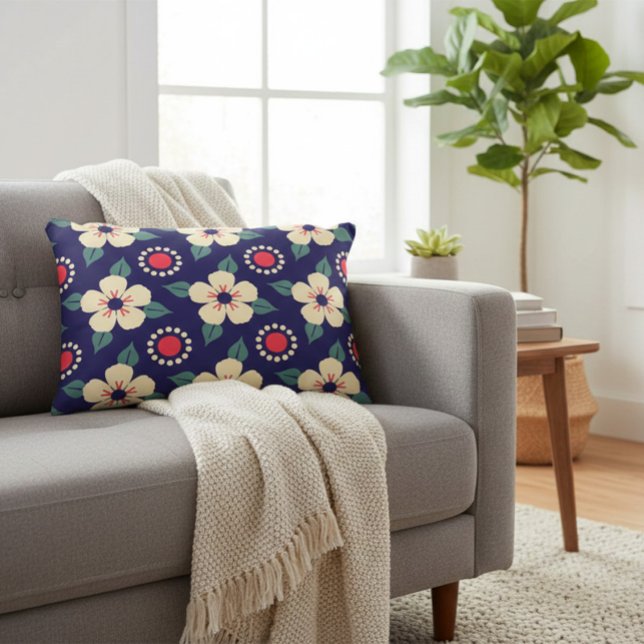 Cojín Decorativo Azul marino con flores de crema (Subido por el creador)