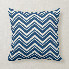 Cojín Decorativo Azules marinos del modelo rayado de Ikat Chevron