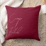 Cojín Decorativo Bachelorette, Personalizado de novias en el campam<br><div class="desc">Eleva tu decoración de fin de semana de soltera con esta elegante almohada de tiro burdeos de la colección Camp Bride. Esta almohada de moda y personalizable, con una tipografía de escritura moderna en rosa brillante, es perfecta para añadir un toque personal a su celebración. Ideal como un regalo, un...</div>