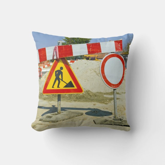 Cojín Decorativo bajo construcción (Anverso)