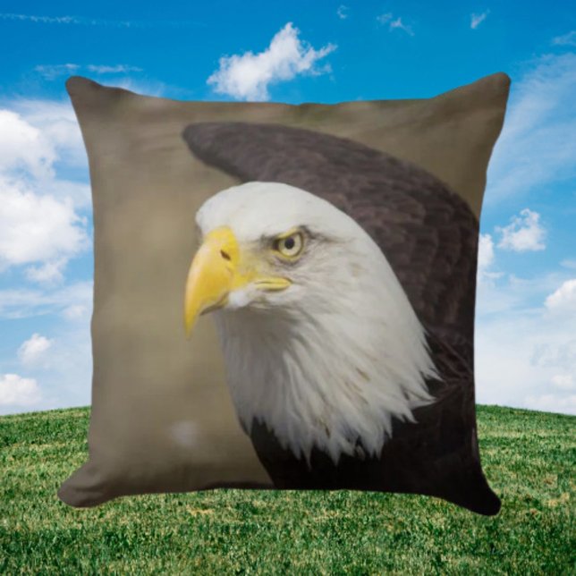 Cojín Decorativo Bald Eagle Power – Bold Statement Throw Pillow (Subido por el creador)