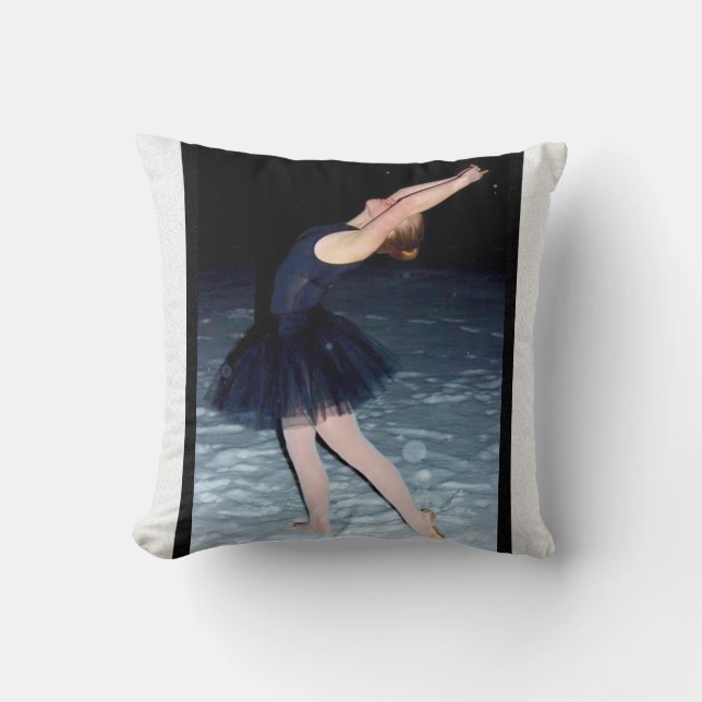 Cojín Decorativo Ballerina en la Nieve - (Anverso)