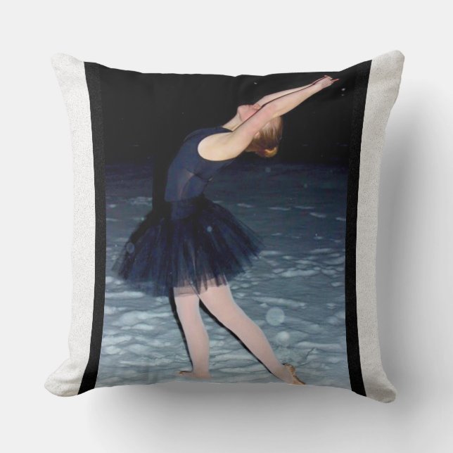 Cojín Decorativo Ballerina en la Nieve - (Anverso)