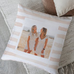 Cojín Decorativo Bandas rosadas nasales nasales nasales | Foto<br><div class="desc">Las almohadas hacen regalos prácticos y reflexivos, ofreciendo comodidad y relajación al destinatario. Aquí hay una descripción de las almohadas como regalo: Regale el máximo confort y relajación con estas almohadas de lujo. Estas almohadas, elaboradas con los mejores materiales, están diseñadas para ofrecer una experiencia de sueño agradable y promover...</div>