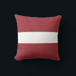 Cojín Decorativo Bandera de Letonia (letón)<br><div class="desc">Productos de bandera mundial de personalizable - Por favor,  no dude en añadir su propio texto.</div>