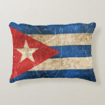Cojín Decorativo Bandera envejecida y destartalada de Cuba<br><div class="desc">Esta bandera de diseño cubano tiene un efecto rayado y gastado que le da un aspecto vintage. Grandes arañazos y motas cubren el patrón que le da mucha personalidad y carácter. Las texturas ásperas ayudan a crear un diseño de banderas rugosas y puntiagudas que es una manera elegante de mostrar...</div>