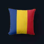 Cojín Decorativo Bandera rumana en el MoJo Pillow norteamericano<br><div class="desc">Añada un toque de orgullo rumano a su espacio de vida con nuestra exclusiva almohada MoJo con la bandera de Rumania! Esta almohada, elaborada con meticulosa atención a los detalles, es más que sólo un objeto decorativo; es una celebración del patrimonio y el orgullo cultural de Rumania. El diseño vibrante...</div>