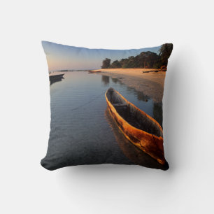 Cojín Decorativo Barcos de madera en la playa de Tondooni