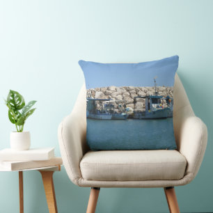 Cojín Decorativo Barcos de Pesca Mediterráneos en Diseño de Mar Azu