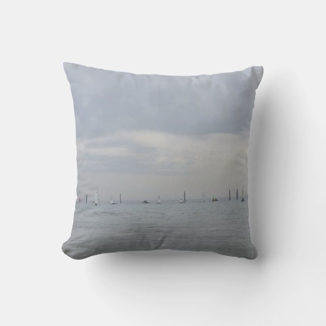 Cojín Decorativo Barcos de regata en línea (Anverso)