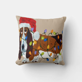 Cojín Decorativo Basset enredado en luces de Navidad