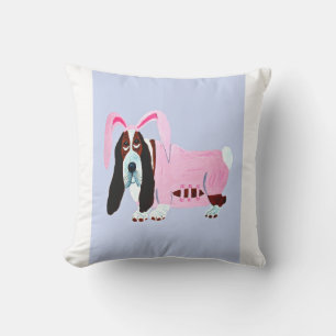 Cojín Decorativo Basset Hound con traje de conejo