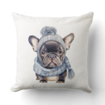 Bebé Bulldog de Invierno en Gorra y Bufanda Azules