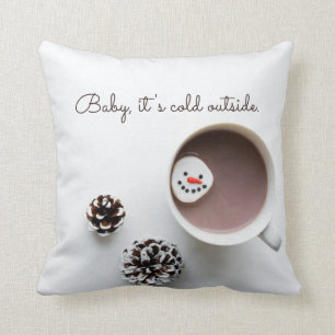 Cojín Decorativo Bebé, hace frío afuera, chocolate caliente de Navi