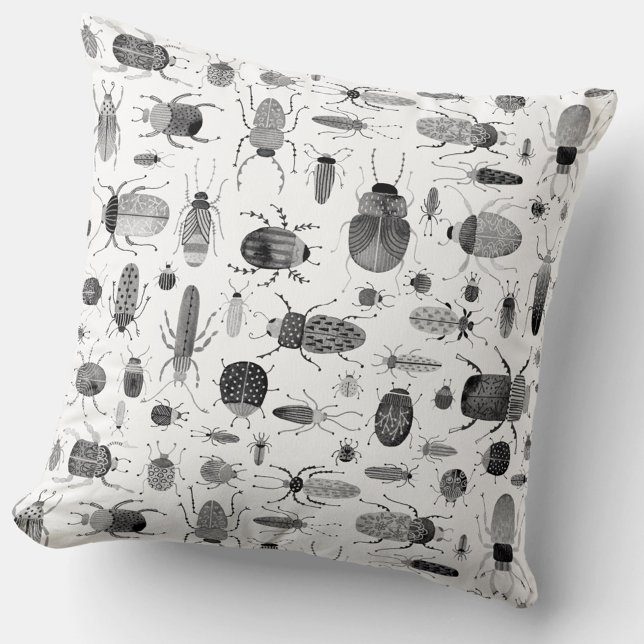 Cojín Decorativo Beetle Black & White (Bug and beetle creepy insect Watercolor pattern black and white throw pillow)