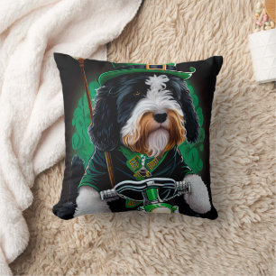 Cojín Decorativo Bernedoodle Dog conduciendo en bicicleta el Día de