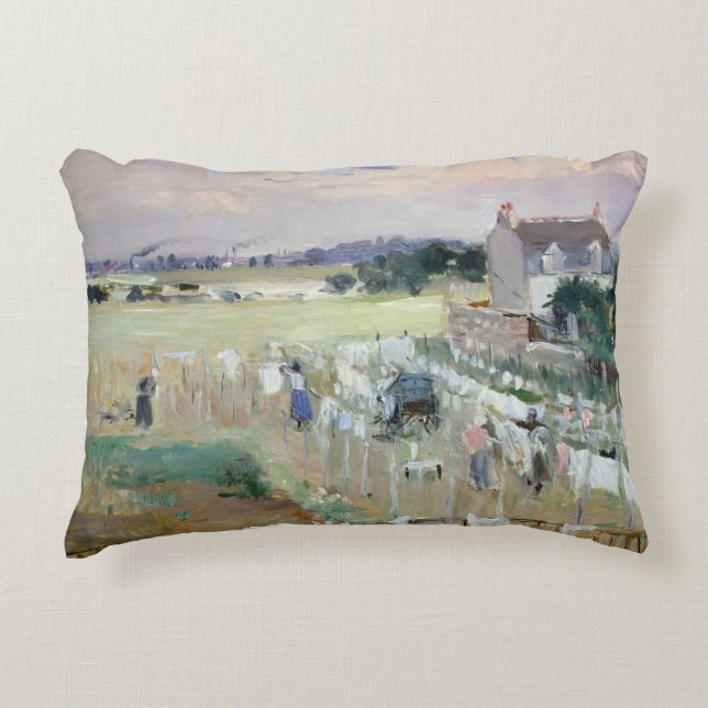 Cojín Decorativo Berthe Morisot - Colgando la lavandería para secar (Anverso)