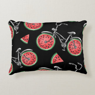 Cojín Decorativo Bicicletas con ruedas de sandía, patrón de verano.