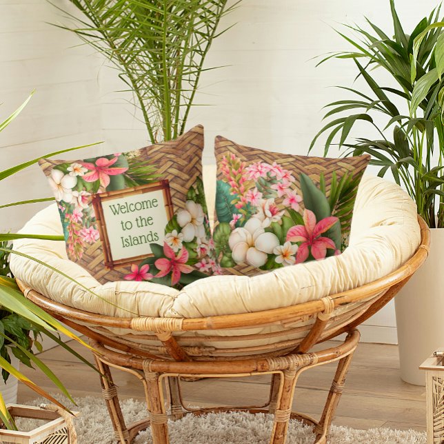 Cojín Decorativo Bienvenida tropical personalizada a las islas (Personalize the message on this dreamy tropical island pillow with your own message. )