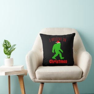 Cojín Decorativo Bigfoot Divertido Creo En La Navidad