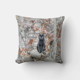 Cojín Decorativo Black Cat Sitting Outdoors