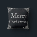 Cojín Decorativo Black Chalkboard White Swirly Merry Christmas<br><div class="desc">Este es hermoso Balneario Negro Decorativo Piscina Blanca alegre bienvenida navideña Plaza Pillow . Puedes decorar tu habitación con esta bonita almohada de Navidades. Celebre la temporada con esta almohada moderna y elegante de decoración de vacaciones.</div>