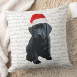 Cojín Decorativo Black Lab Santa Dog Feliz Navidad - Perro Labrador<br><div class="desc">Decore su hogar esta temporada de vacaciones con esta adorable almohada de Merry Christmas Black Labrador Santa Dog y decoración a juego. Esta almohada negra de navidades labradores será la favorita entre los amantes del labrador. Visite nuestra colección para ver tarjetas de navidades negros de laboratorio, decoración y regalos. DERECHOS...</div>