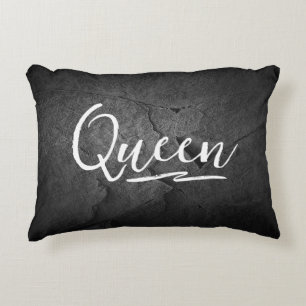 Cojín Decorativo Black Slate Rock con Queen Text