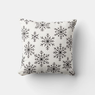 Cojín Decorativo Black & White Snowflake Throw Pillow – Minimalist 