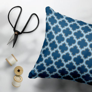 Cojín Decorativo Blue and Baby Blue Trellis, Lattice, Quatrefoil