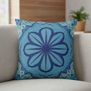 Cojín Decorativo Blue Boho Throw Pillow with Large Flower Design