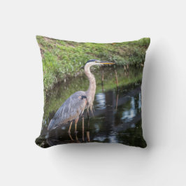 Cojín Decorativo Blue Heron Wading en el agua