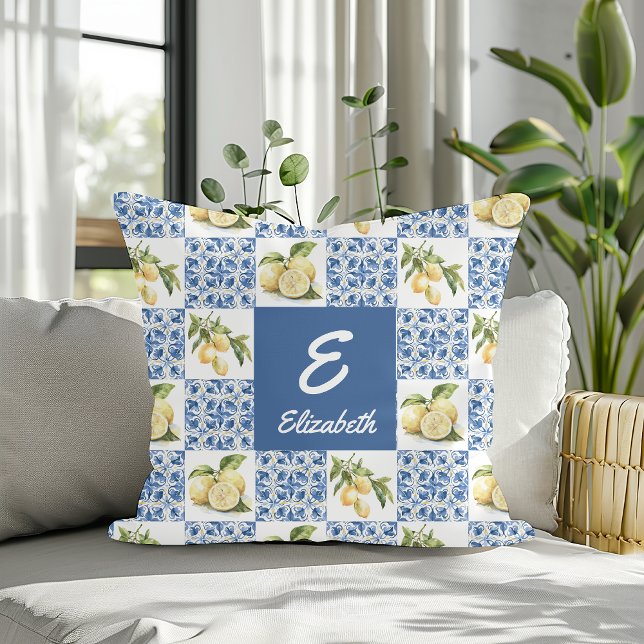 Cojín Decorativo Blue Tile French Country Lemon Monogram Name (Subido por el creador)
