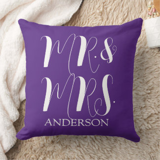 Cojín Decorativo Boda con letra script Modernos Sr y Sra en Morado