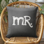 Cojín Decorativo Boda de Chalkboard Sr. Mister<br><div class="desc">Una divertida almohada tipográfica de pizarra con un toque moderno para cualquier hipster. Puede cambiar el tipo a un monograma.</div>