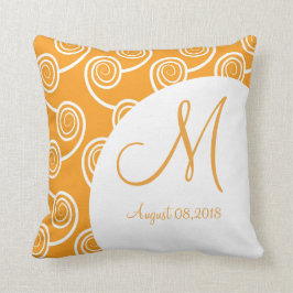Cojín Decorativo Boda Monograma Naranja de Swirl Blanco Keepsake