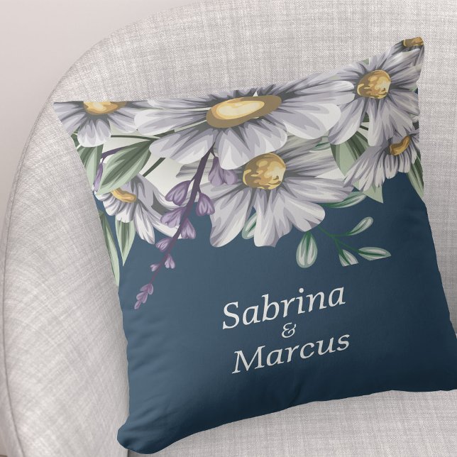 Cojín Decorativo Boda personalizado de floral azul de la marina (Subido por el creador)
