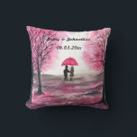 Cojín Decorativo Boda ruso ama el árbol de flores de cerezo de pare<br><div class="desc">A los bodas rusos les encantan las piezas de arte de los árboles de cerezos en flor. Aniversario boda, invitaciones de boda, Día de San Valentín. Pareja romántica, novia y novio, primera cita, primer amor. Flores de cerezo rosa. Decoración del hogar. La decoración de moda de Girly. Personaliza con tus...</div>
